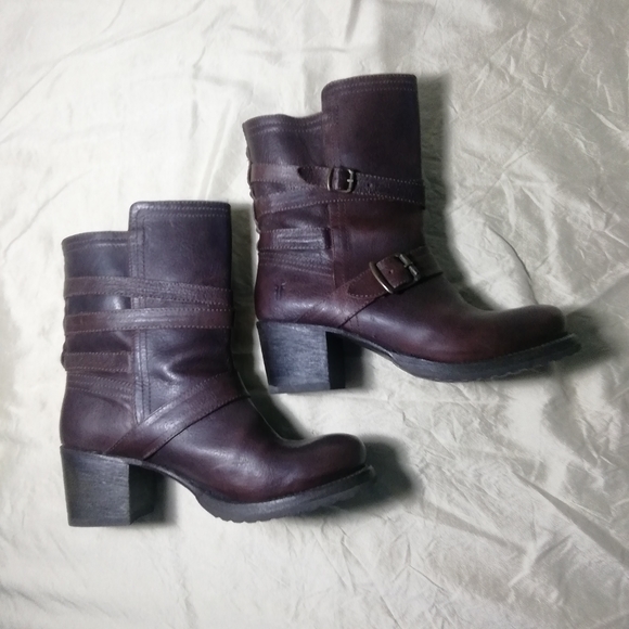 Frye Boots size 6.5 - Picture 4 of 12